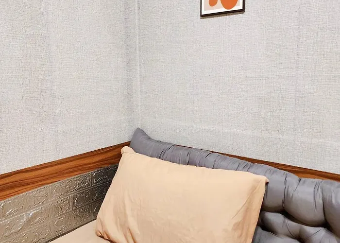109 Homely Free Wi-fi Near Bts *